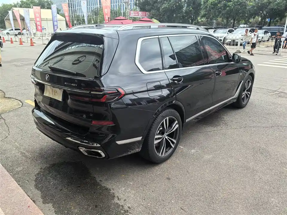 BMW X7