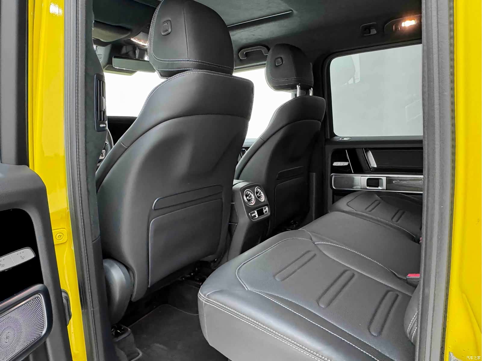 Mercedes-Benz G-Class, 2026 20