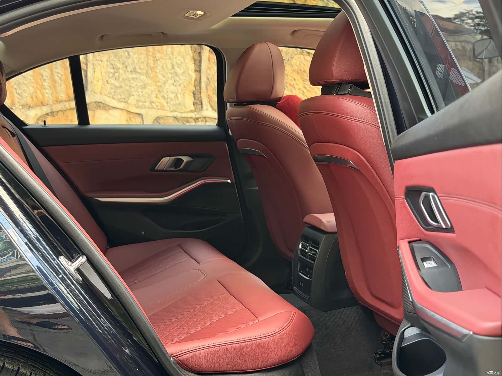 BMW 3 Series, 2023 11