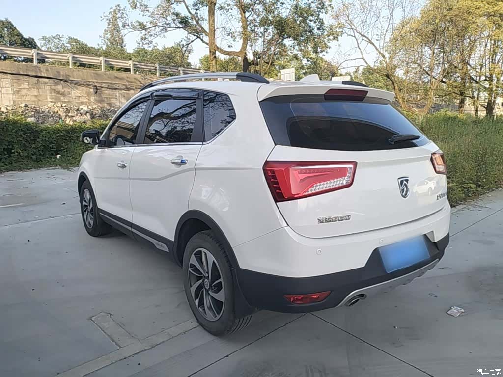 Wuling 560, 2016 все фото