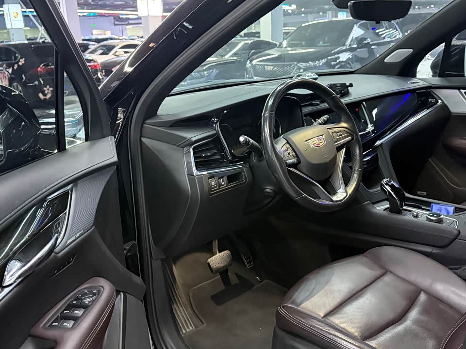 Cadillac XT6
