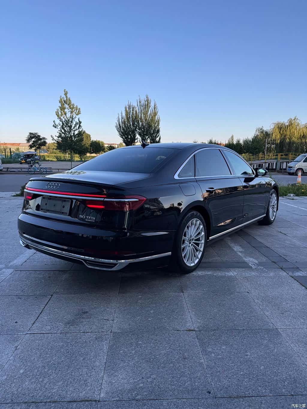 Audi A8L, 2021 3