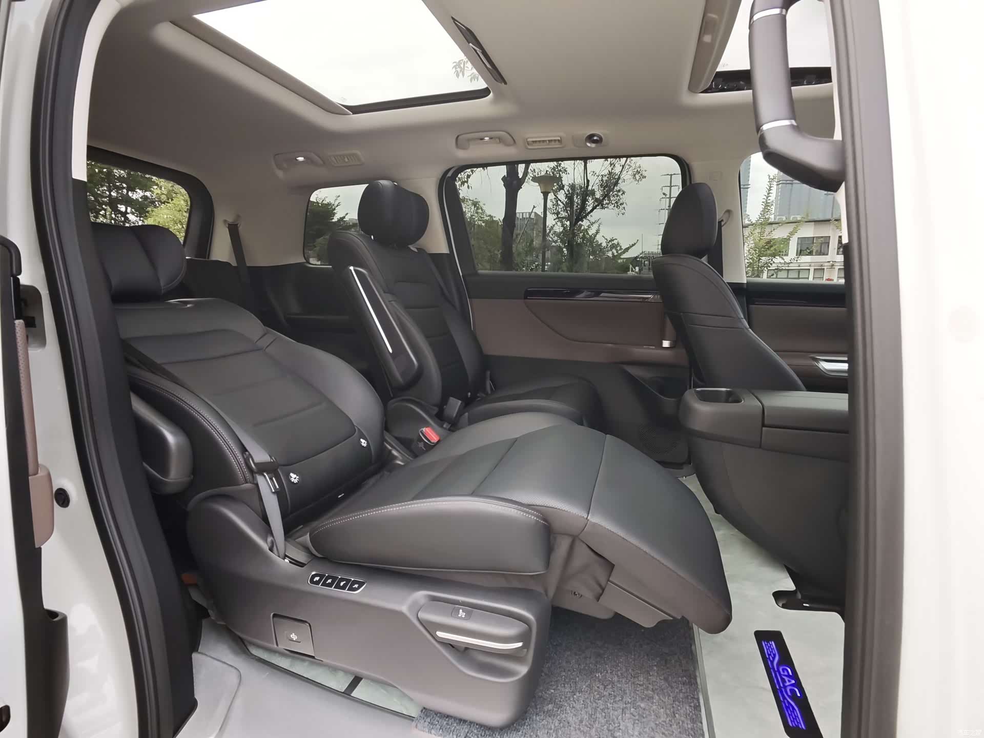 Trumpchi E8, 2024 20