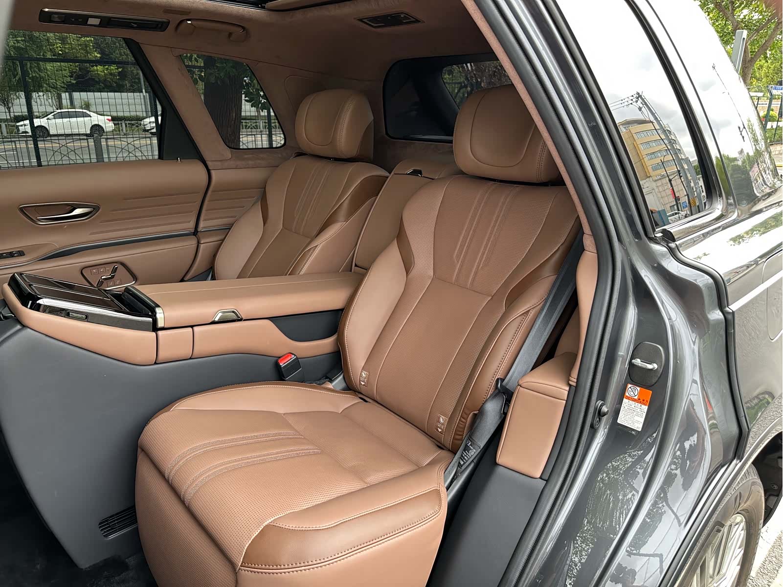 Toyota Century, 2024 17