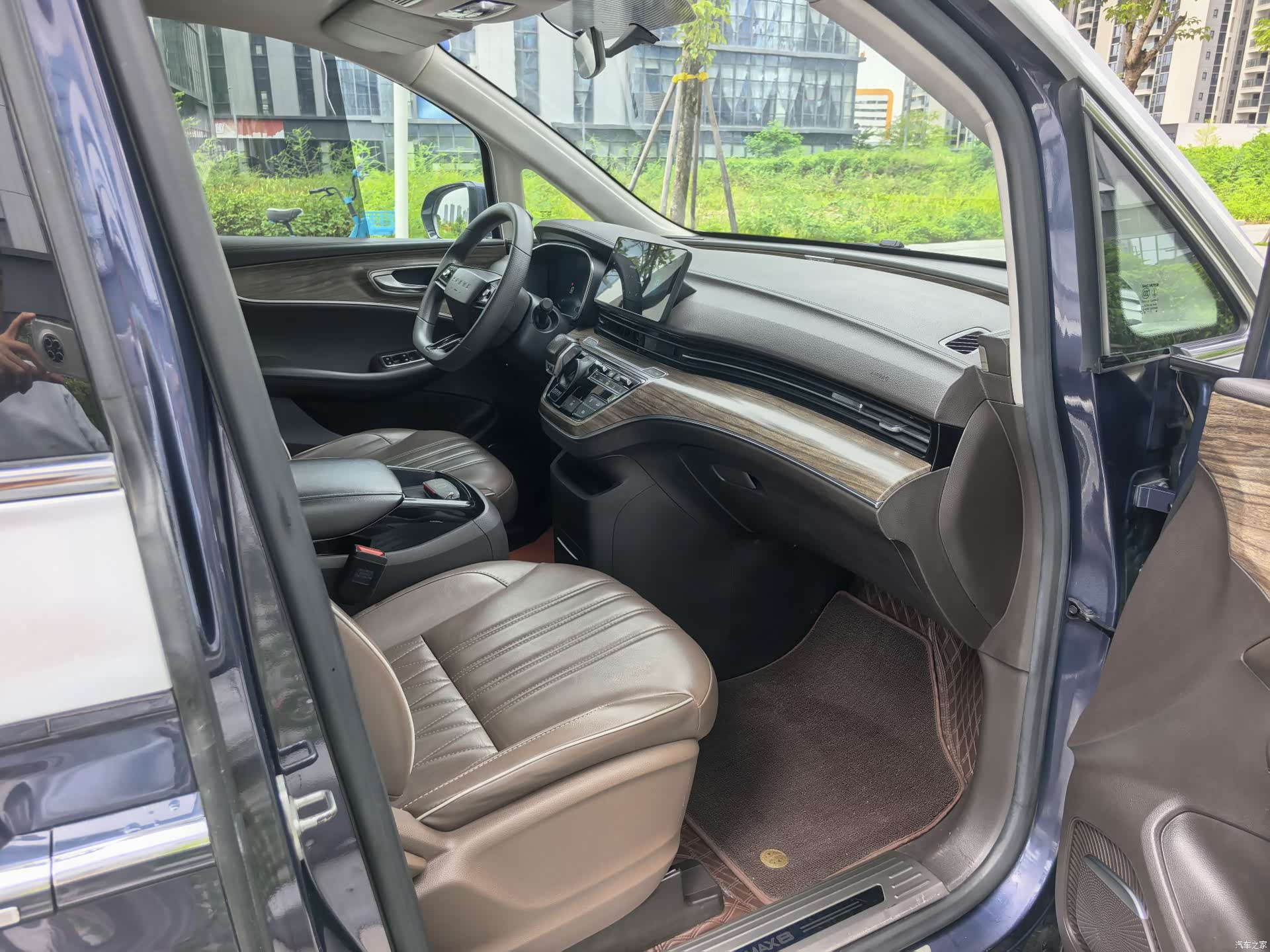 Roewe iMAX8, 2023 21