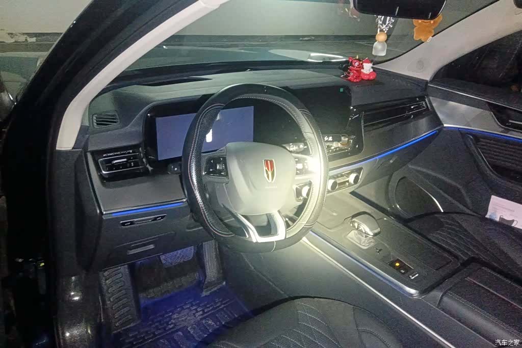 Hongqi HS5, 2024 12