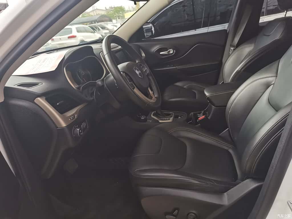 Jeep Cherokee, 2017 15