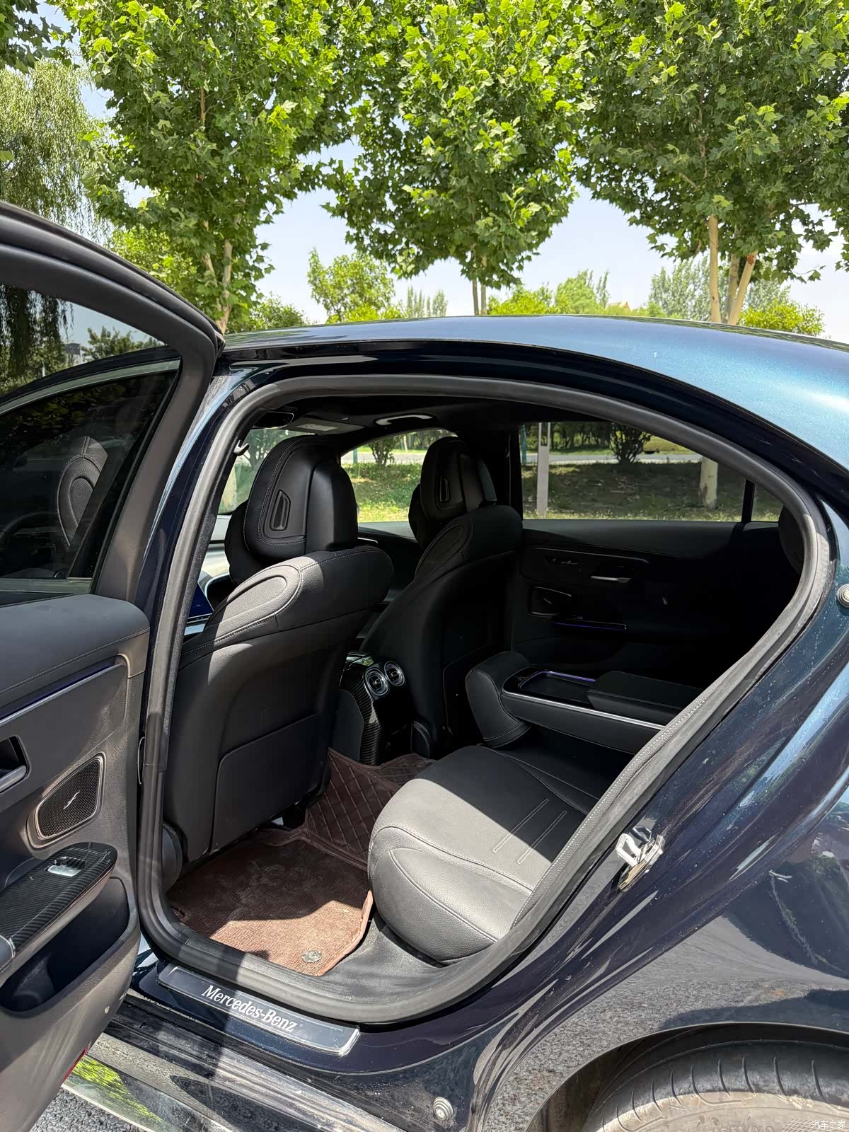 Mercedes-Benz C-Class, 2024 4