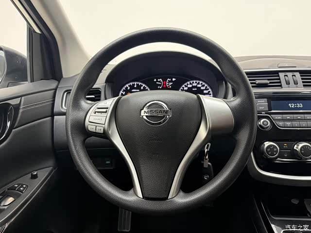 Nissan Tiida, 2017 11