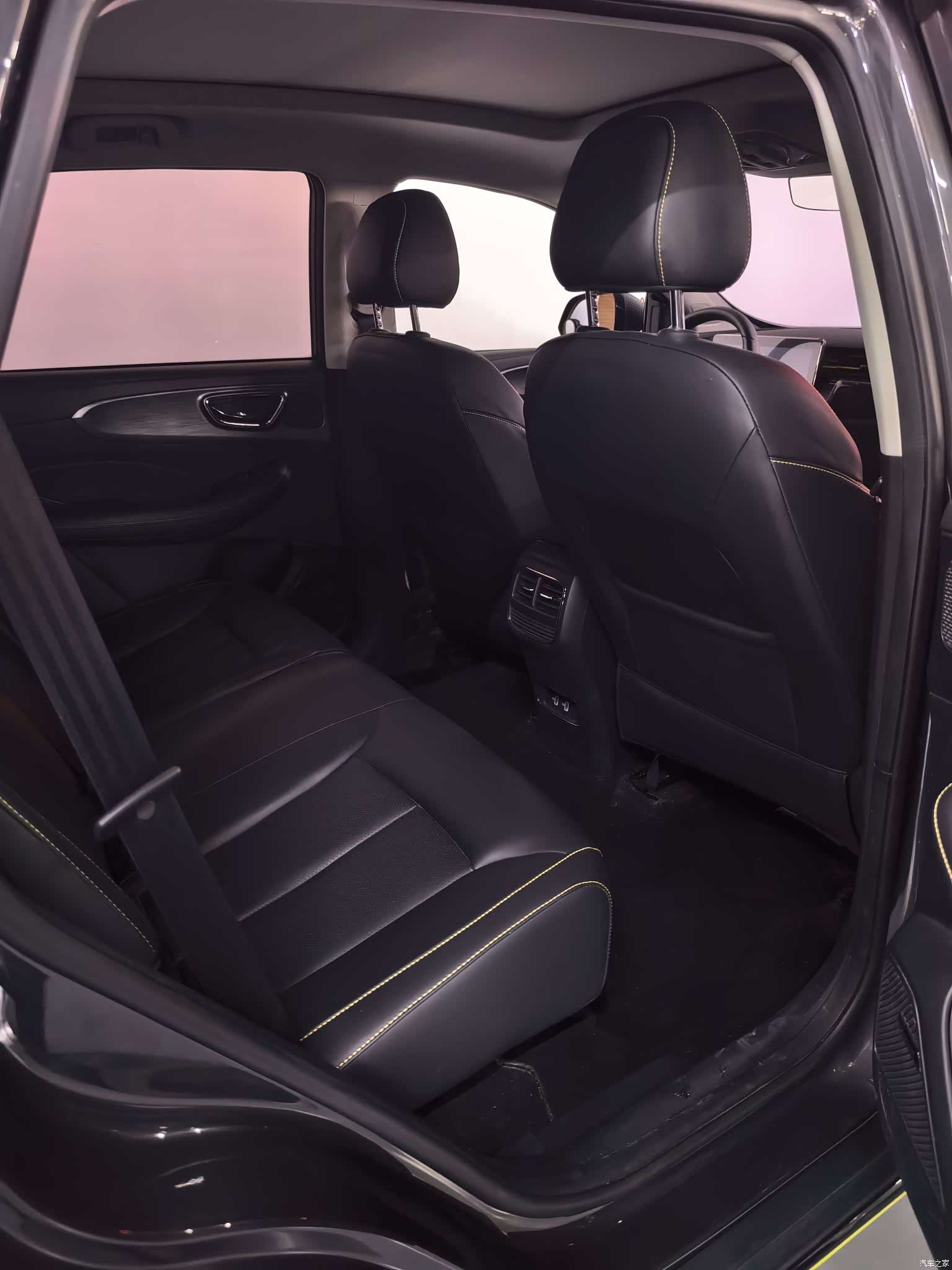 Roewe RX5, 2022 8