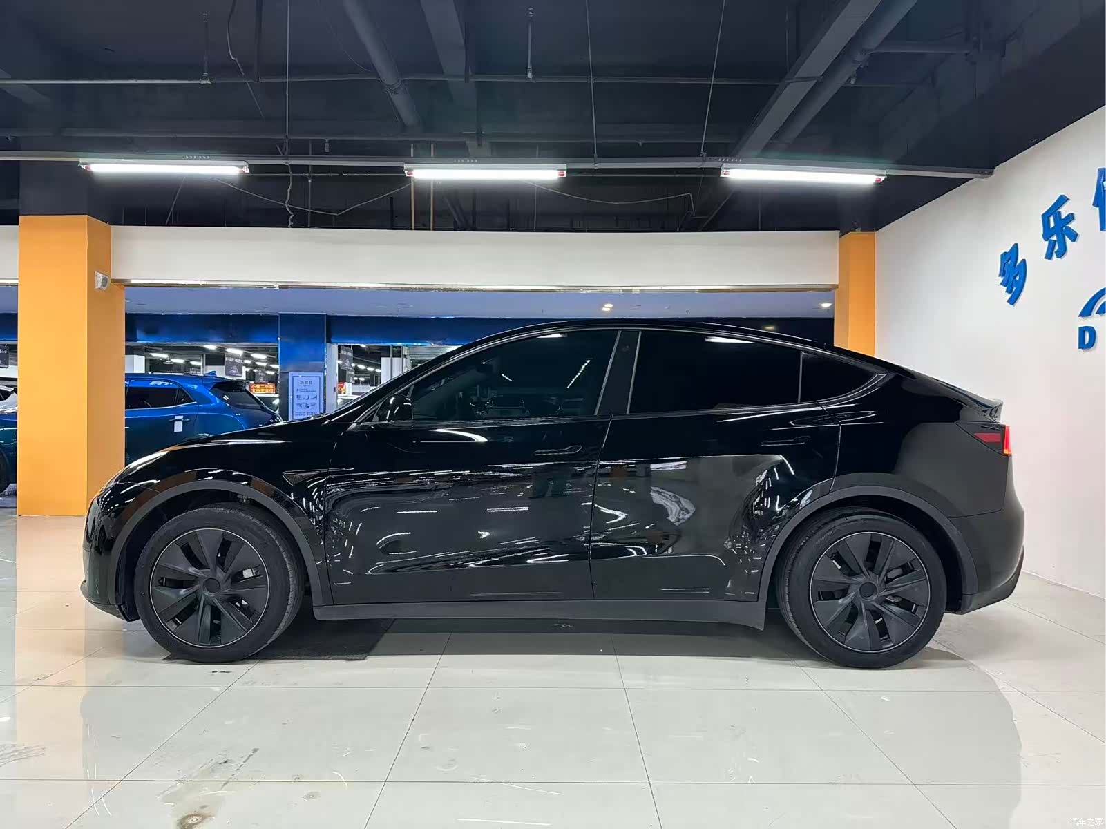 Tesla Model Y, 2023 9