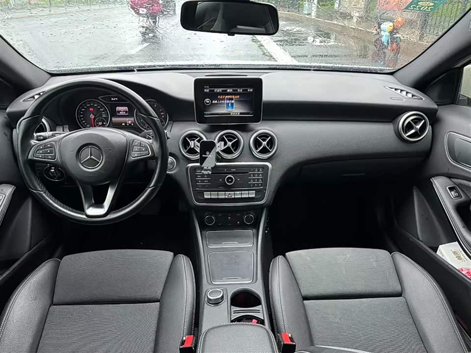 Mercedes-Benz Class A Mercedes-Benz Class A