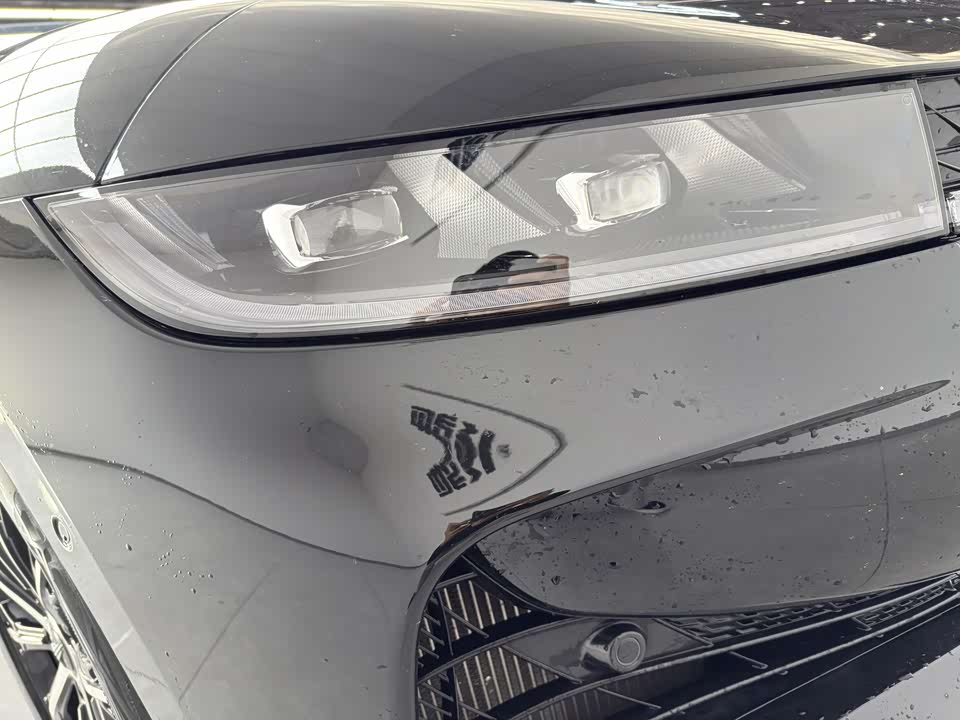 VOYAH Lantu chasing light