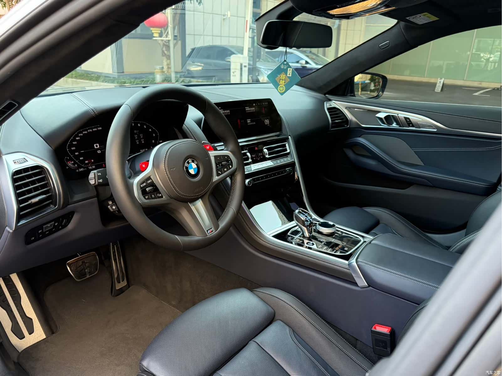 BMW 8 Series, 2022 6
