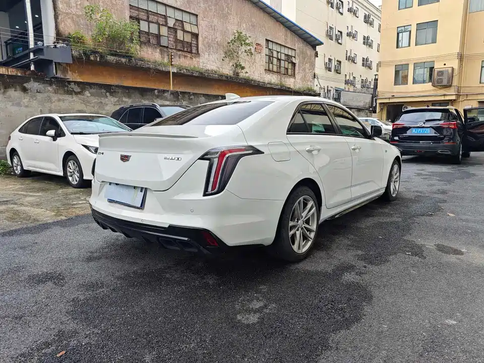 Cadillac CT4