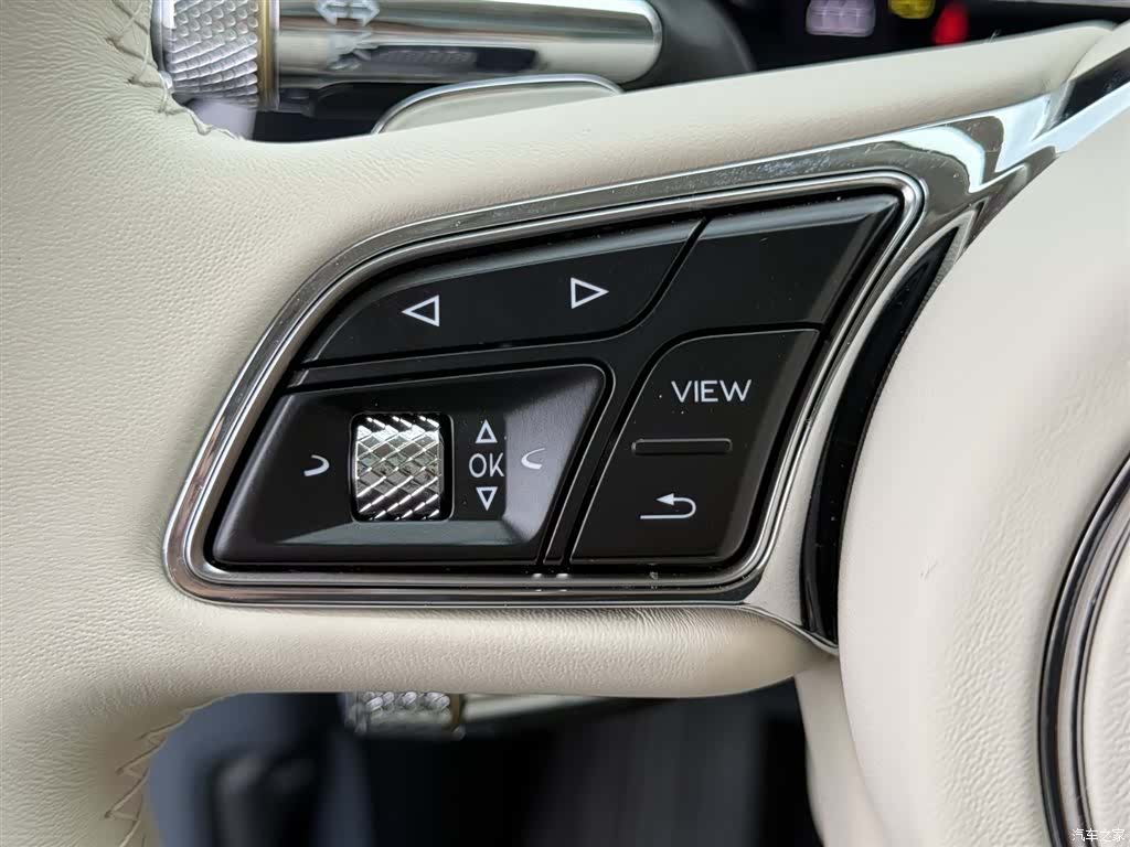 Bentley Flying Spur, 2025 29