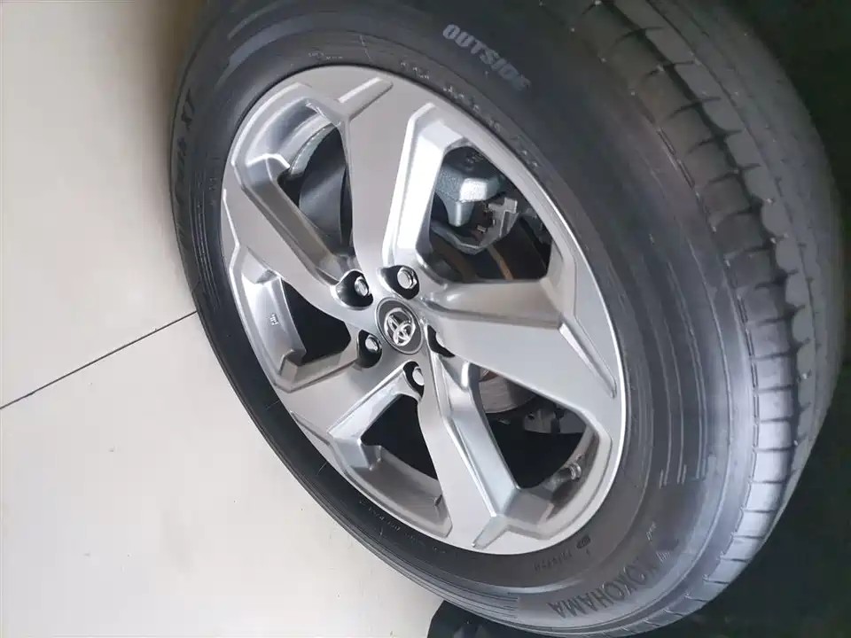 Toyota RAV4 Rongfang