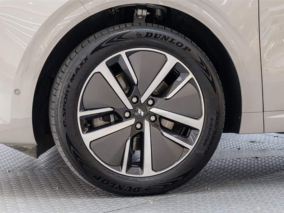 Li Auto Ideal L6