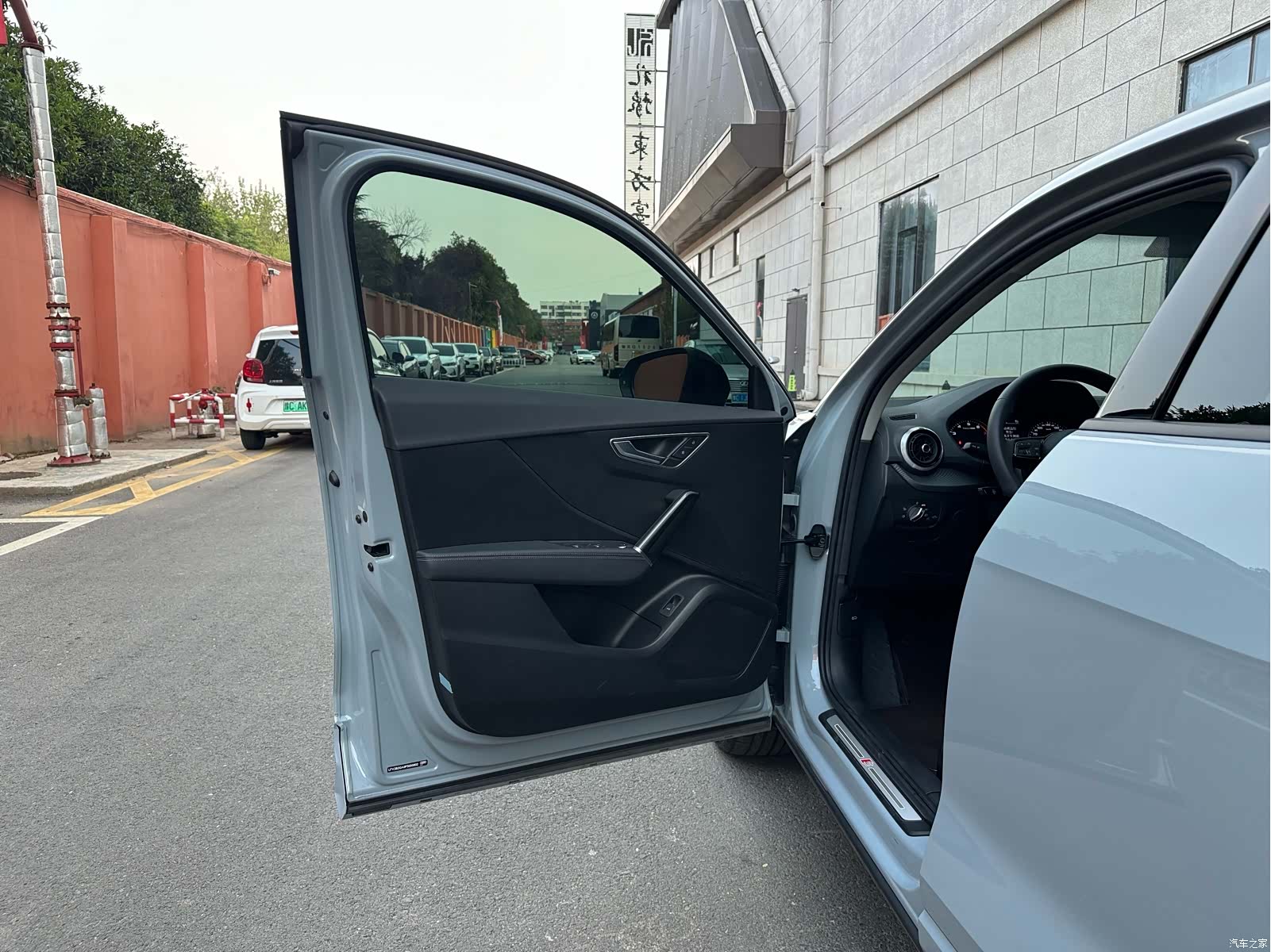 Audi Q2L, 2023 20