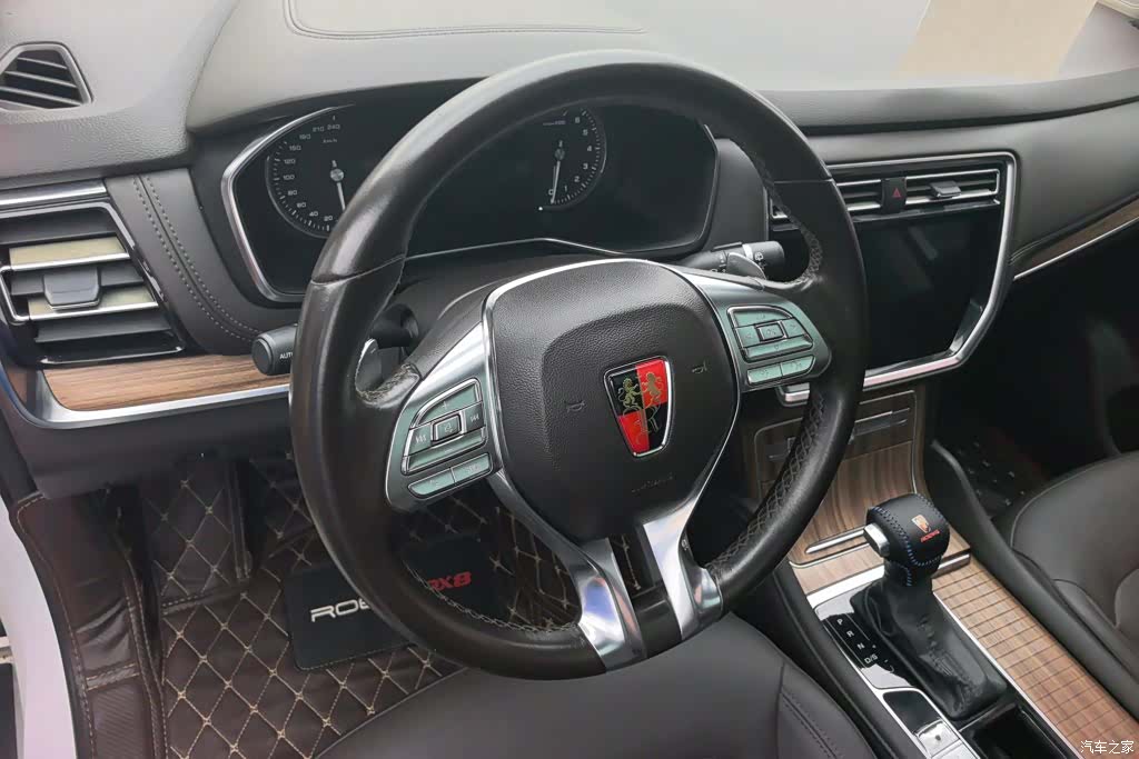 Roewe RX8, 2018 15