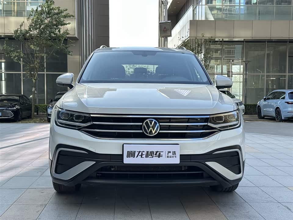 Volkswagen Tiguan L