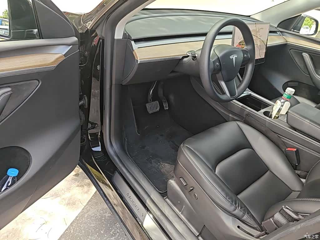 Tesla Model Y, 2022 16