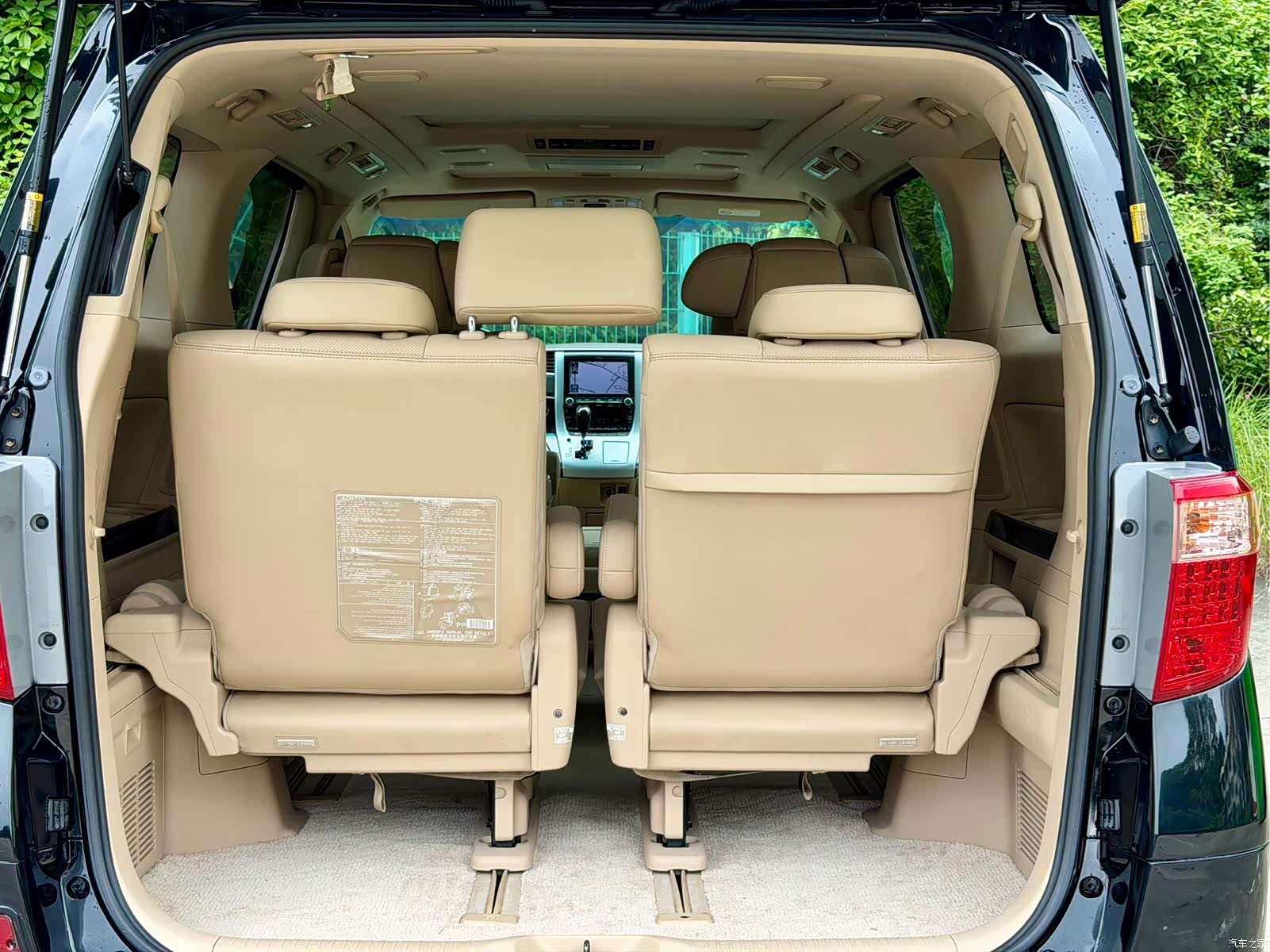Toyota Alphard, 2012 26