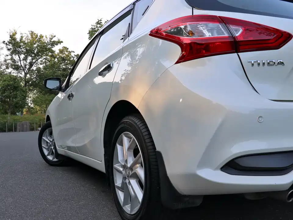 Nissan TIIDA