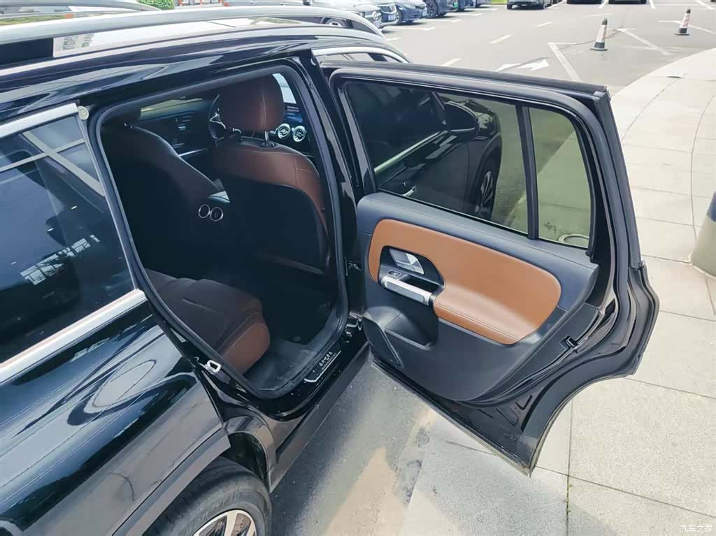 Mercedes-Benz GLB, 2024 18