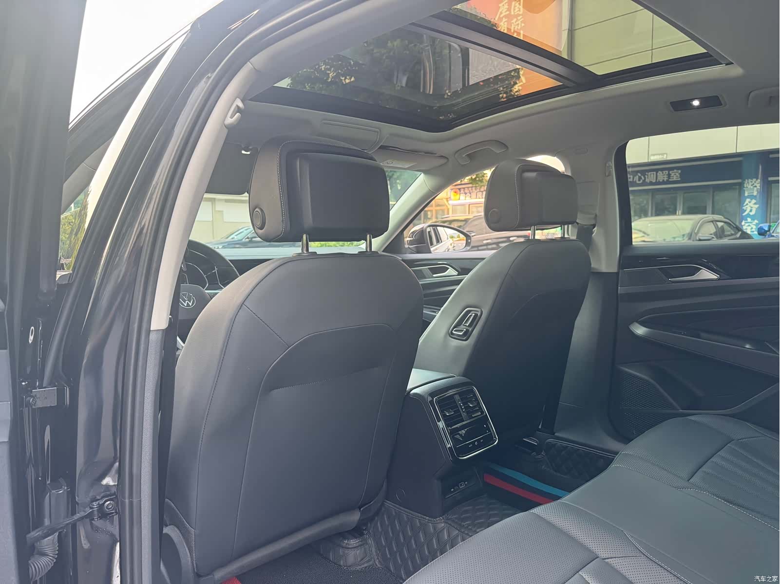 Volkswagen Passat, 2025 13