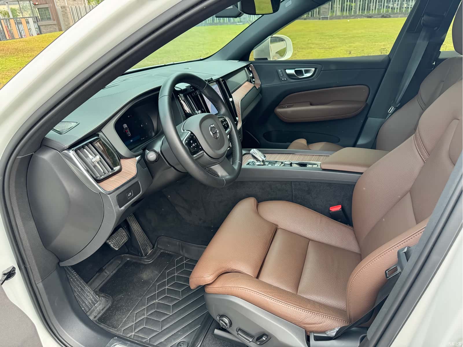 Volvo XC60, 2025 8