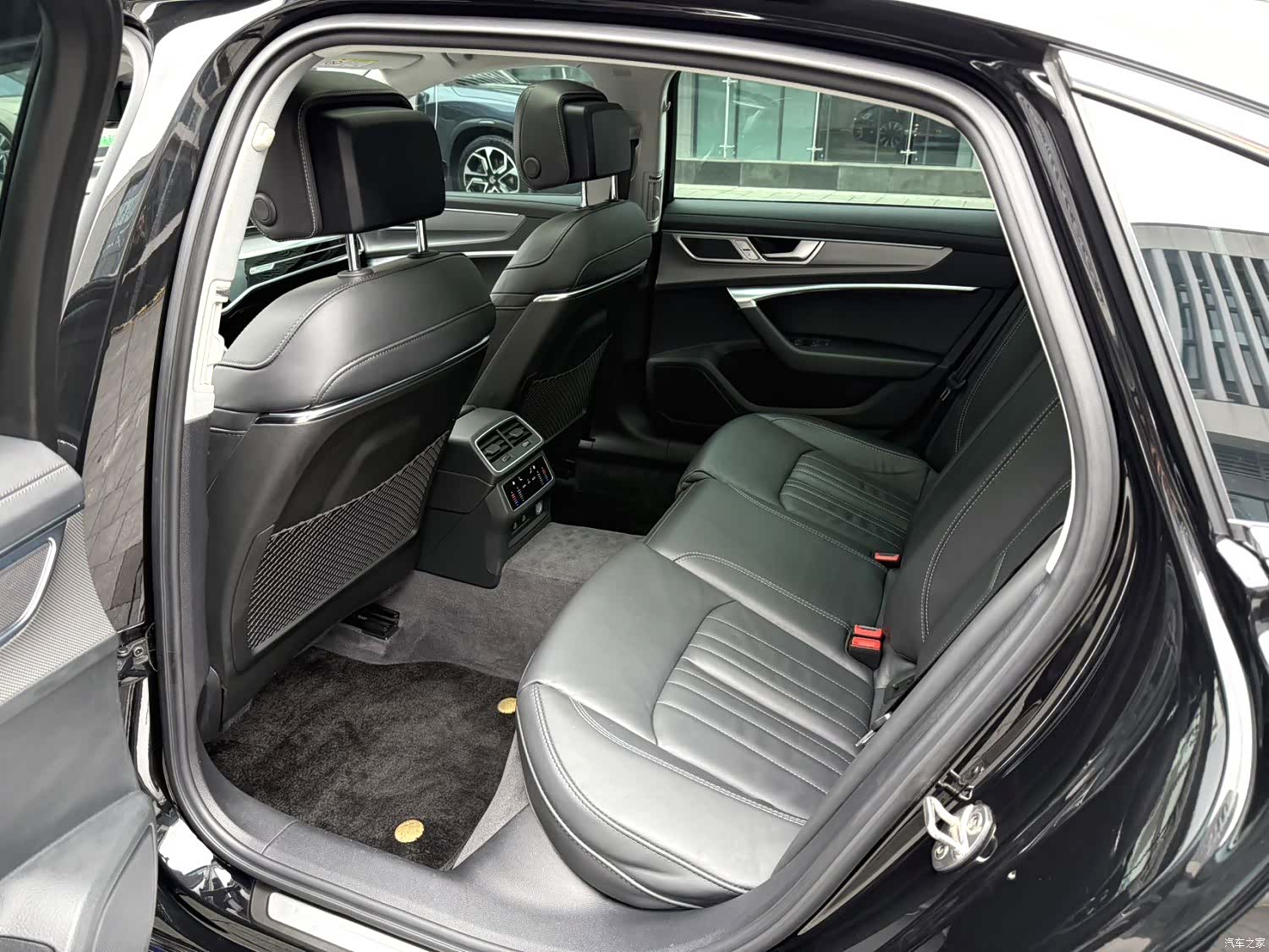 Audi A6L, 2022 все фото