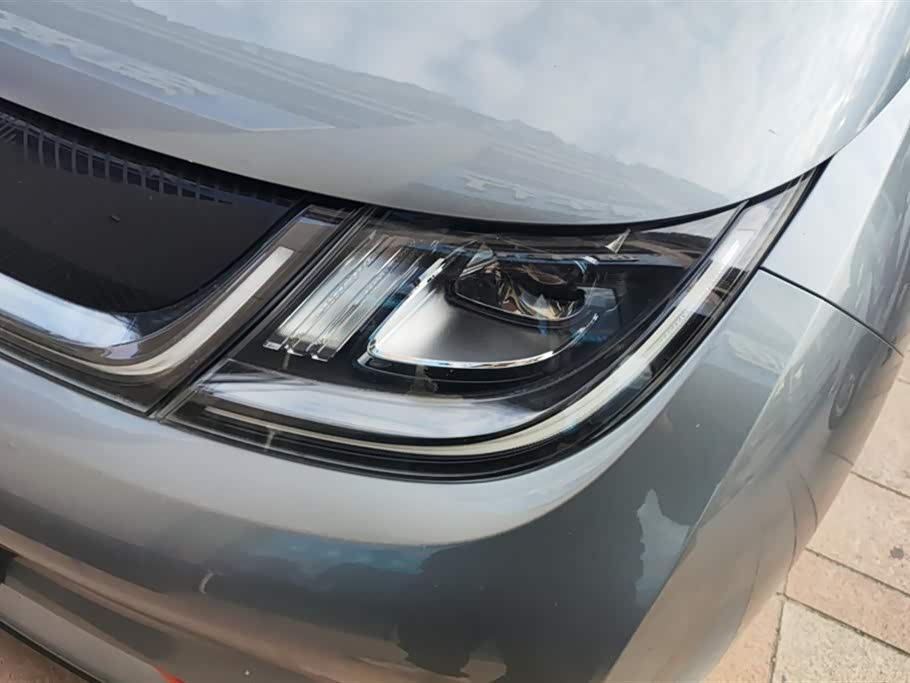 BYD dolphin