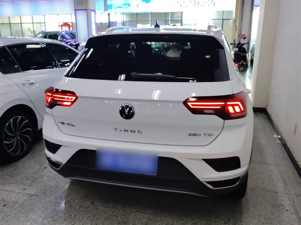 Volkswagen T-ROC exploring Songs