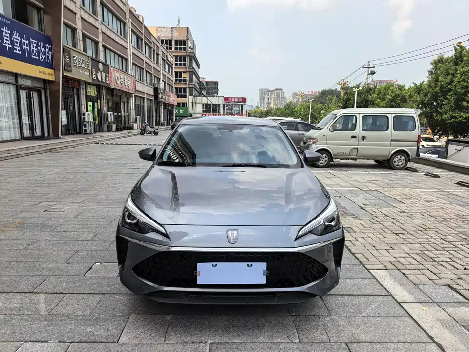 Roewe i5