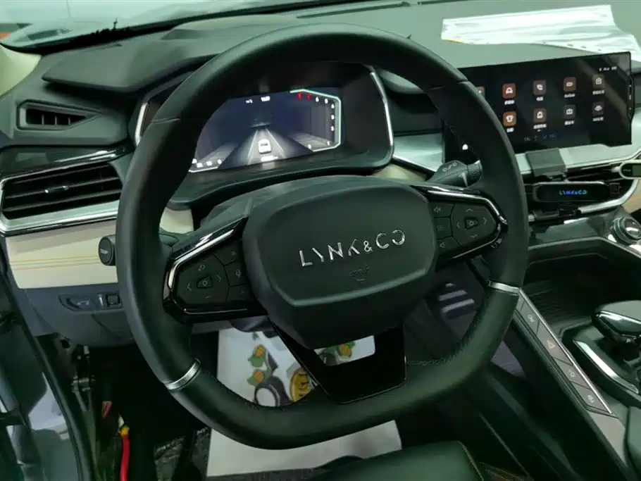 Lynk & Co 06 EM-P Lynk & Co 06 EM-P