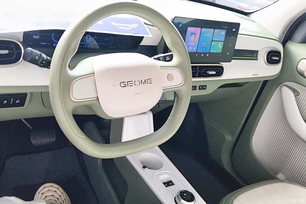 Geely Panda, 2025 12