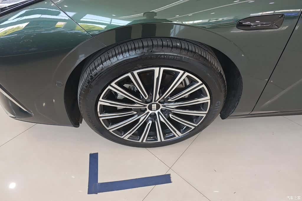 Geely 8, 2025 6