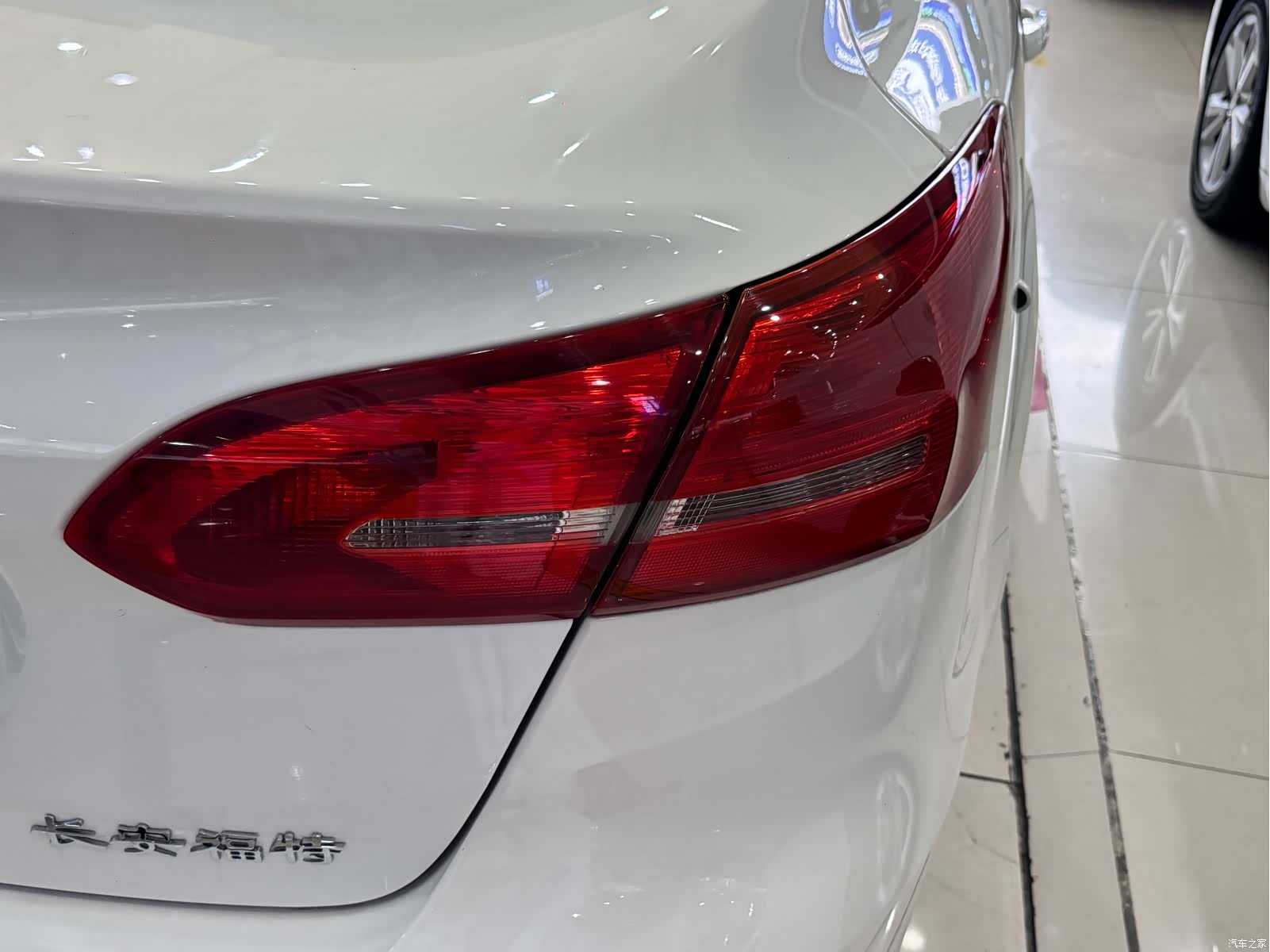 Ford Focus, 2019 12
