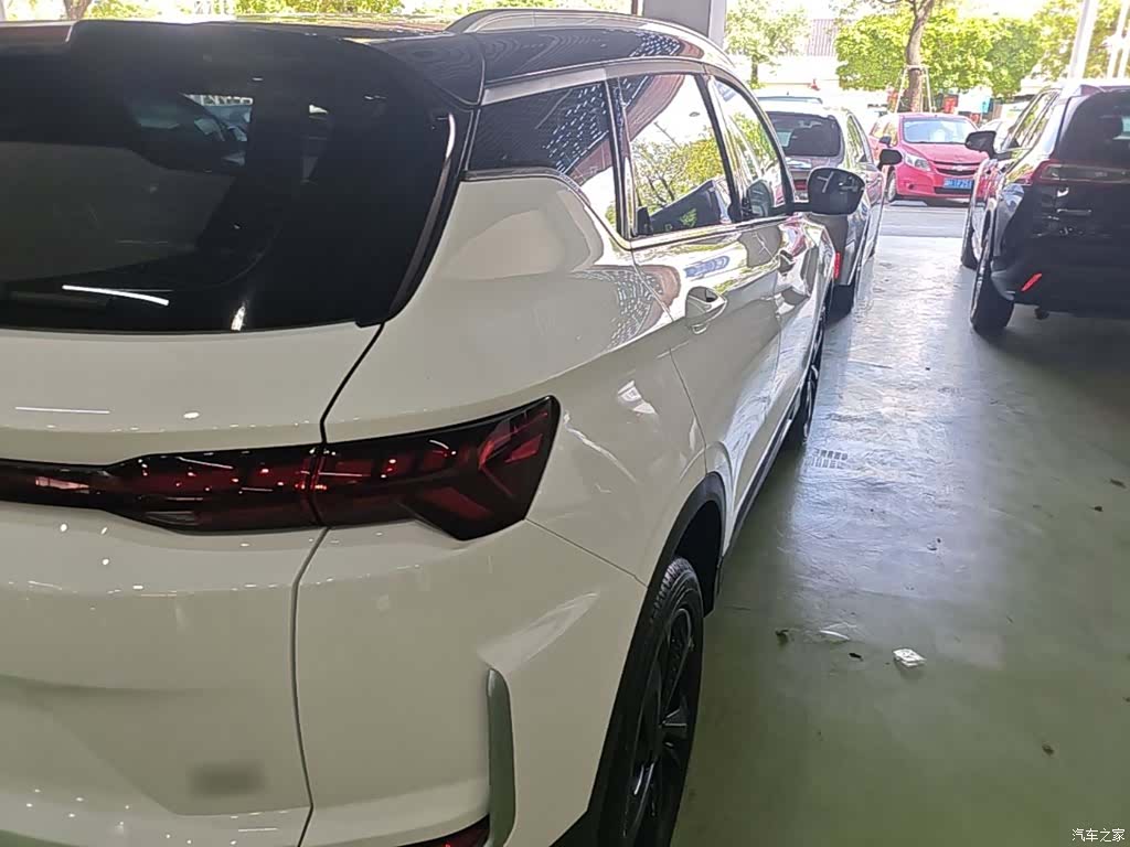 Geely Coolray, 2025 8