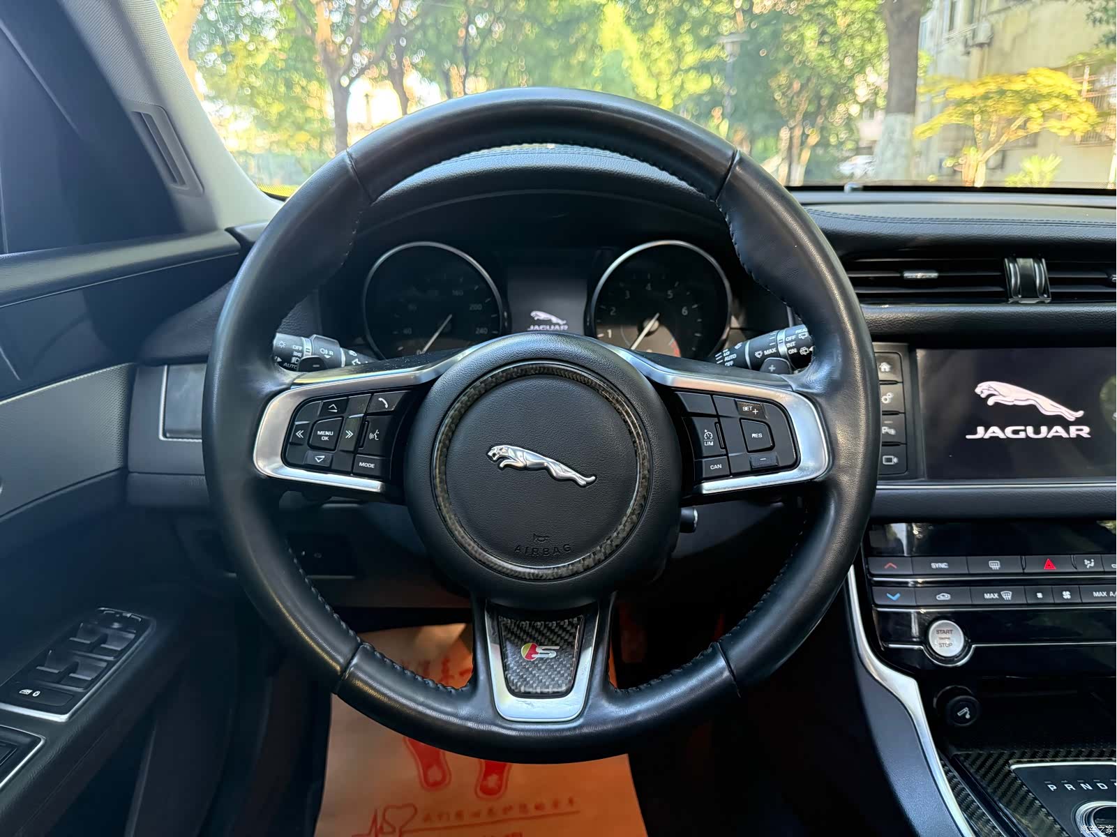 Jaguar XF, 2019 25