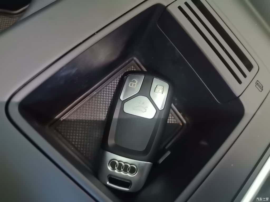 Audi A4L, 2022 9