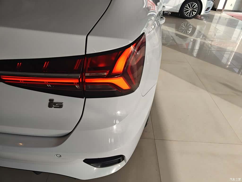 Roewe i5, 2022 24
