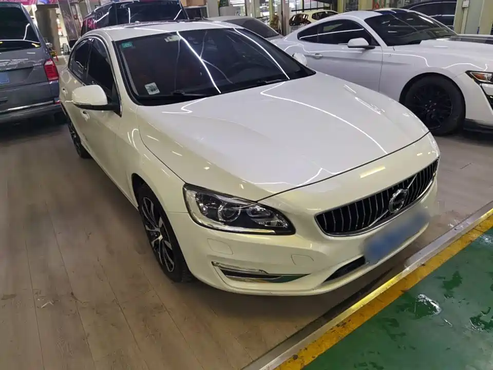 Volvo S60