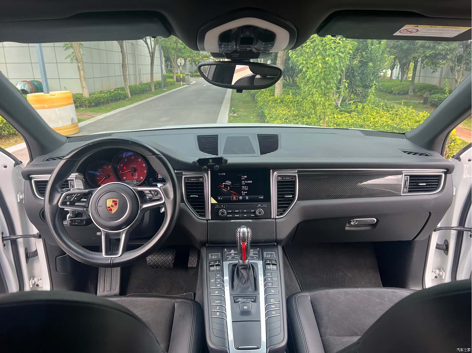 Porsche Macan, 2018 все фото