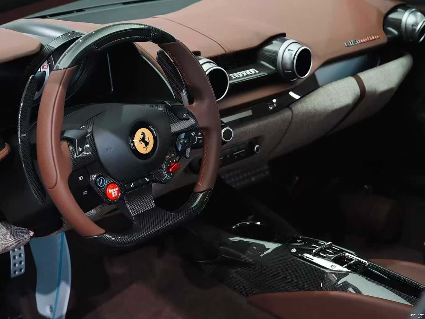 Ferrari 812, 2025 4