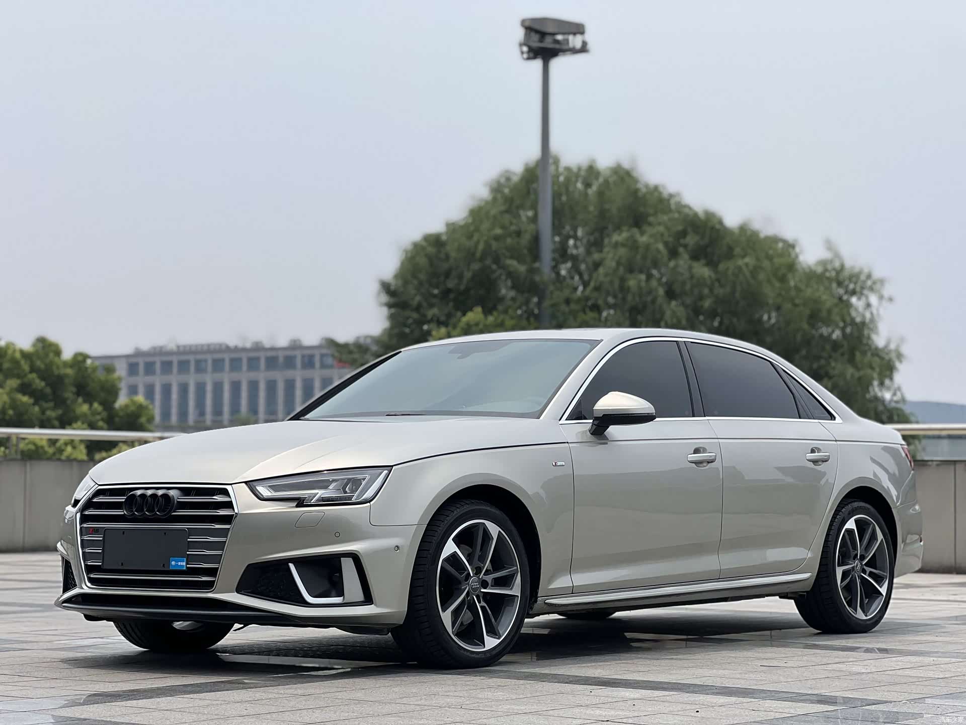 Audi A4L, 2020 1