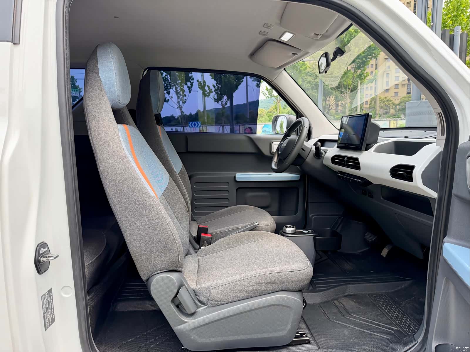 Geely Panda, 2025 13