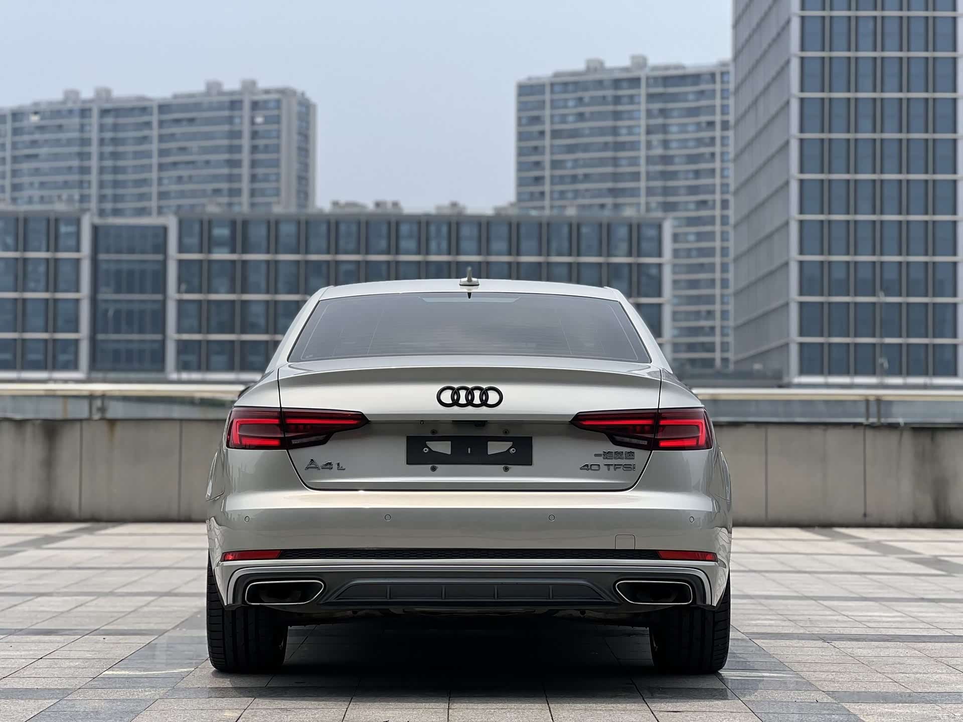 Audi A4L, 2020 все фото