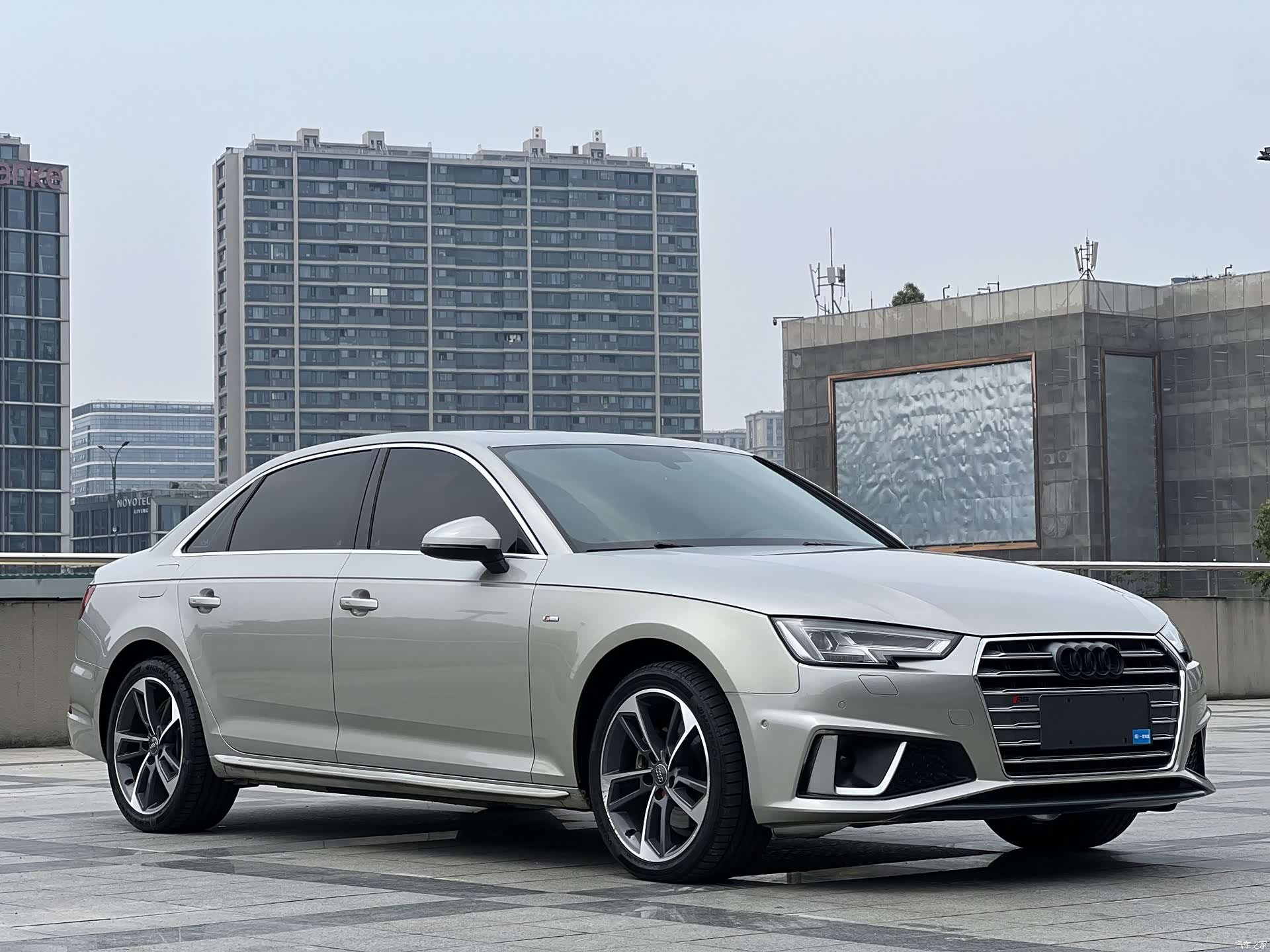 Audi A4L, 2020 3